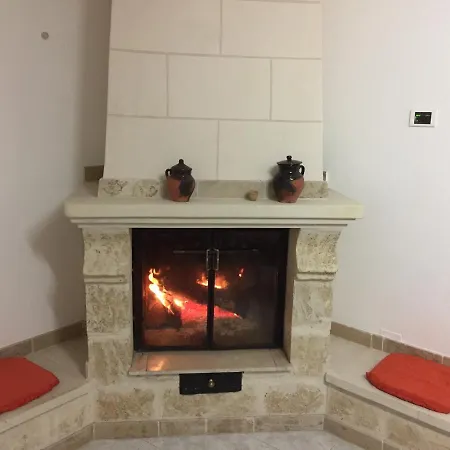 Casa-lisa Seminterrato Miggiano